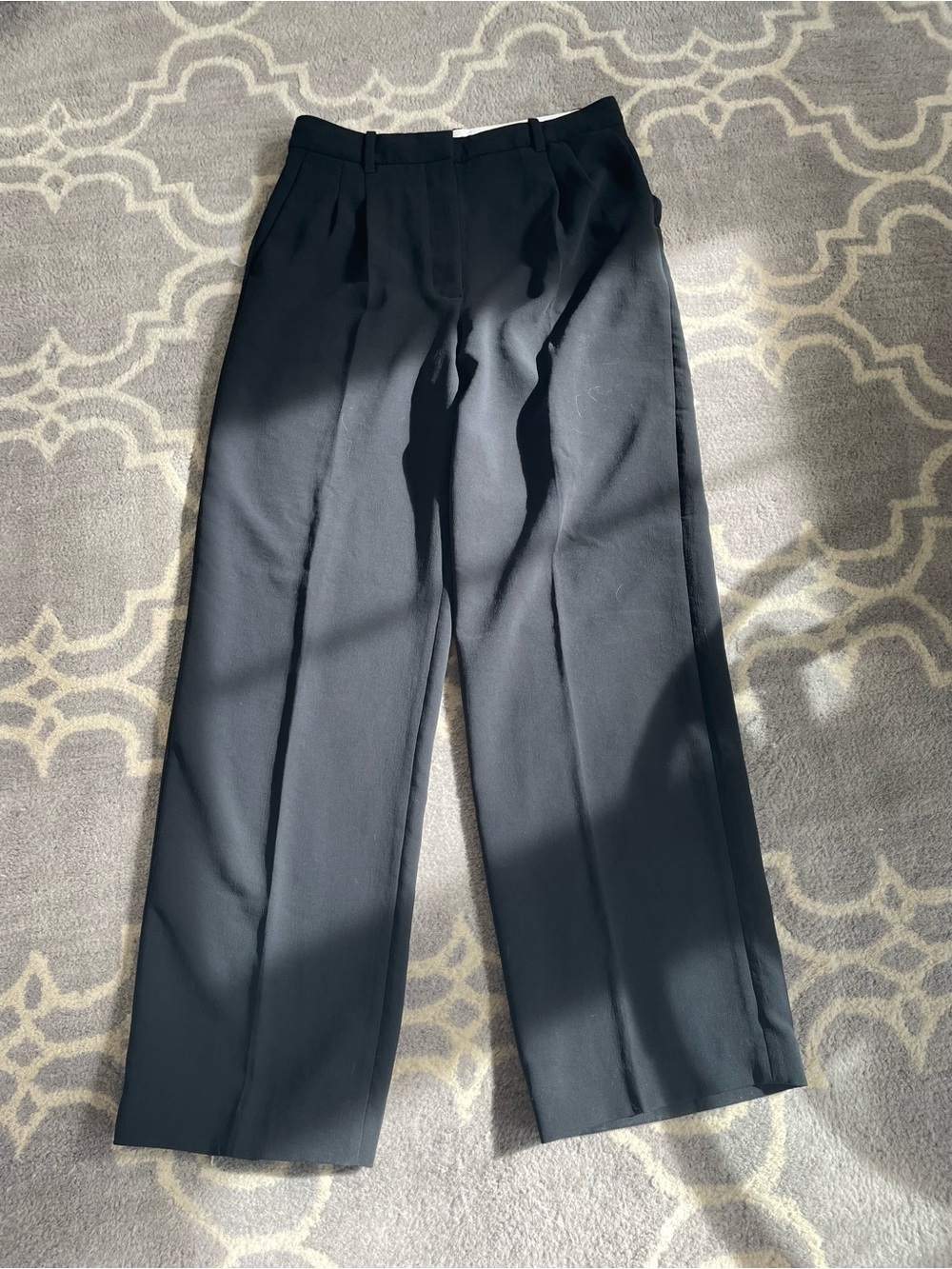 Aritzia The Effortless Pants Size 10 Regular length